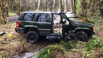 Jeep Cherokee found crashed and abandoned near Cougar WA