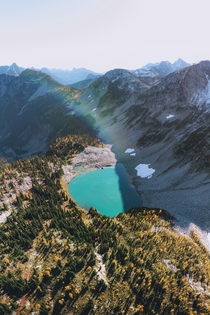 Larches beautiful turquoise water and mountain peaks Washington 