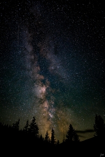 Late last summer as the MW season was closing I found myself driving frantically around a small town atop a local mountain searching for skies dark enough to grab one last look at the galactic center I finally gave up pulling over and snapping a few shots