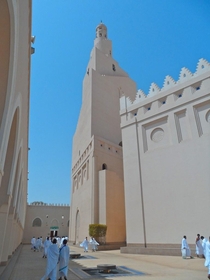 Minecraft or reality Masjid Dhu al-Hulayfah built by Abd al-Wahid el-Wakilm in  Medina Saudi Arabia