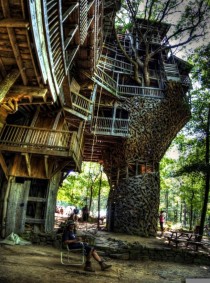 Ministers Tree House the worlds largest tree house in Crossville TN 