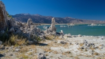 Mono Lake looks like it could be another planet 
