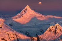 Moon rise Mount Aspiring New Zealand OC x williampatino_photography
