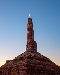 Moonrise in Valley of the Gods 