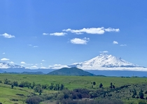 Mt Shasta and The Whaleback far left on a beautiful blue-bird day   x  pixels