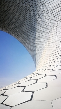Outsides of the Soumaya museum in mexico