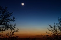 PanSTARRS the Moon and a beautiful sunset from France 