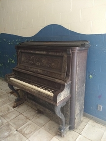 Piano in an abandoned elementary school