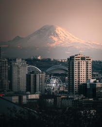 Rainier always the underdog at Kerrpy Park with the Space Needle always taking the spotlight Heres to you Mt Rainier