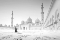Sheikh Zayed Mosque in Abu Dhabi  photo by Hussain Buhligaha