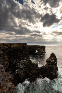 Snfellsjkull National Park seaside rock formations during the long summer days - Iceland 