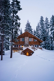 Snowy cabin in Lake Tahoe 