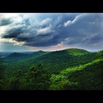 Storm rolling in over the Pinnacles in Berea Kentucky x