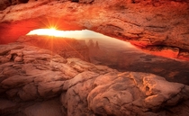 Sunrise at Canyonlands Mesa Arch in Utah 