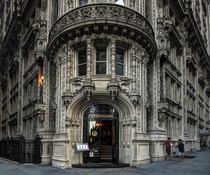 The Alwyn Court was built between  and  and was designed by Harde amp Short in the French Renaissance style It is designated as a New York City landmark