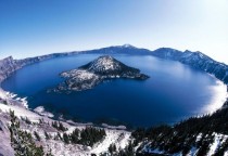 The crater lake at Crater Lake National Park in Oregon 