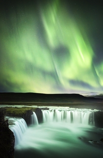 The most stunning display of Northern Lights Ive ever seen Goafoss Iceland 