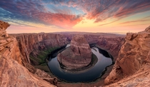 The person on the right give the perspective of how LARGE this place is Horseshoe Bend AZ 