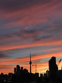 The sky in Toronto a few nights ago  heyvolpe - x