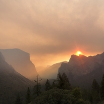 This morning at tunnel view in Yosemite Beauty due to the tragic Creek Fire May all souls trapped make it out ok 