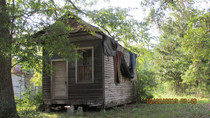 Tiny Louisiana house abandoned Likely built in late s or early s 