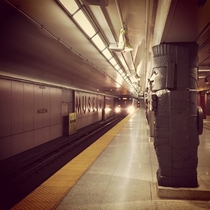 Toronto Museum subway station 