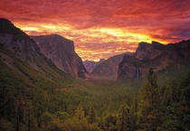 Tunnel View Yosemite California  by Sapna Reddy Photography 
