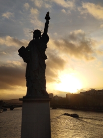 Unedited pic of the Statue of Liberty in Paris