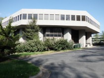 Uninhabited s era octagon office building in Washington suburbs 