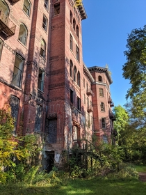 Upstate NY Sanitarium originally built in  now abandon since 
