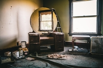 Vanity in a house abandoned recently Instagram - tntcustomphotography