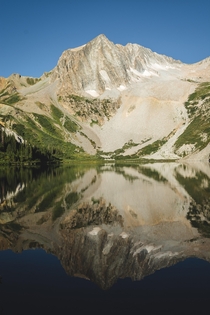 Was lucky enough to hike the Four Pass Loop this is Snowmass Lake Truly an unreal spot 