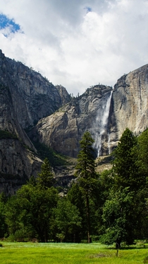 Waterfall in Yosemite in the summer 