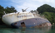 World Discoverer abandoned off the Solomon Islands 