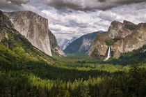Yosemite Valley Tunnel View  by Chuck Zamites